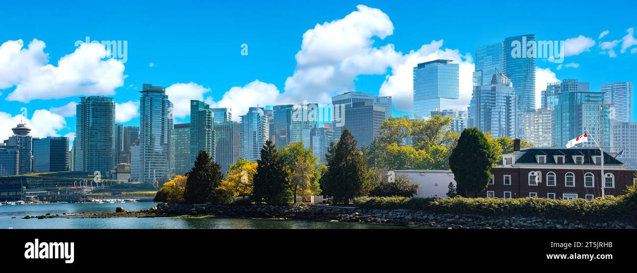 A stunning panoramic picture of the skyline of Vancouver Stock Photo ...