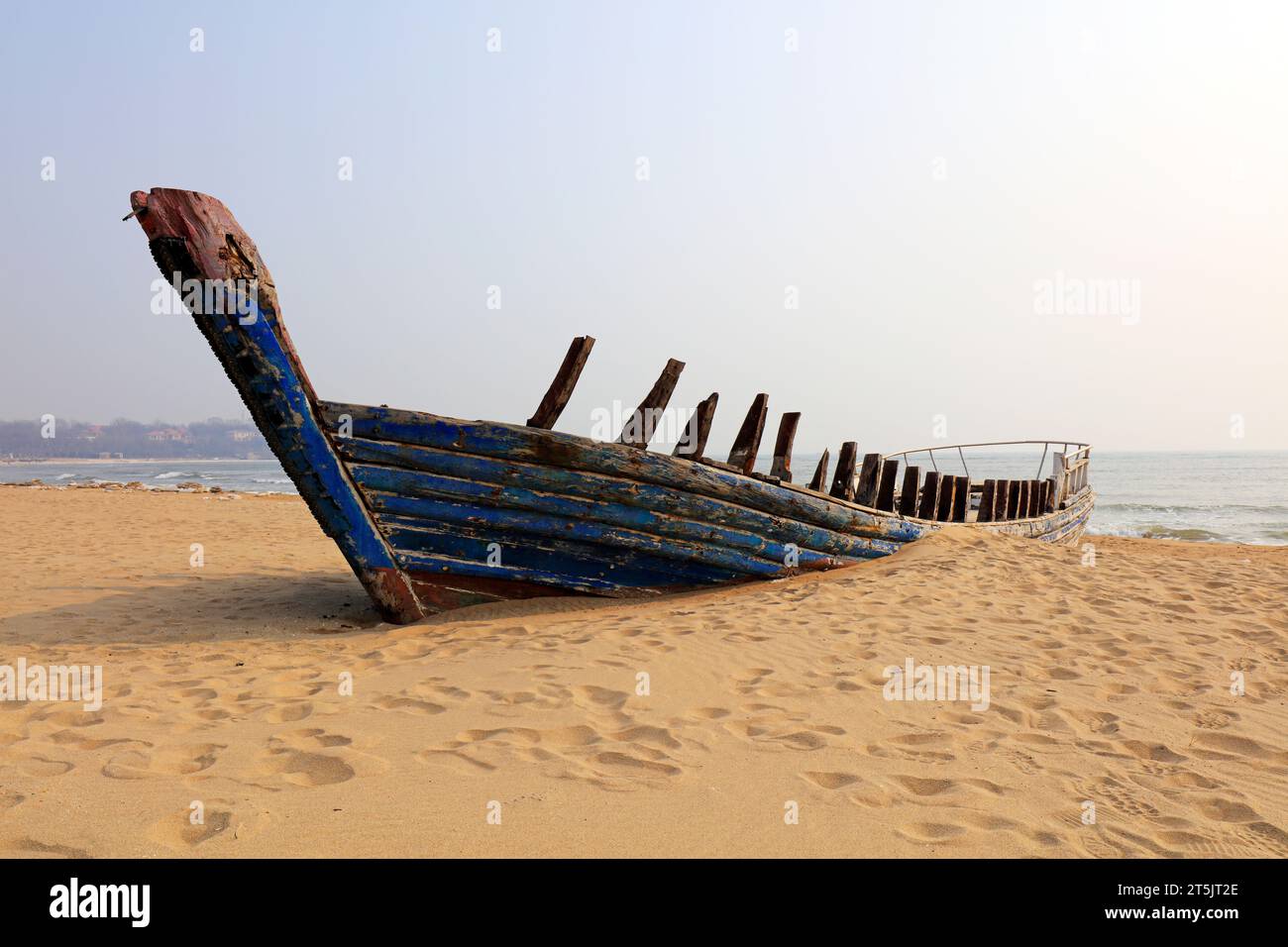 wrecked fishing boat on the beach Stock Photo - Alamy