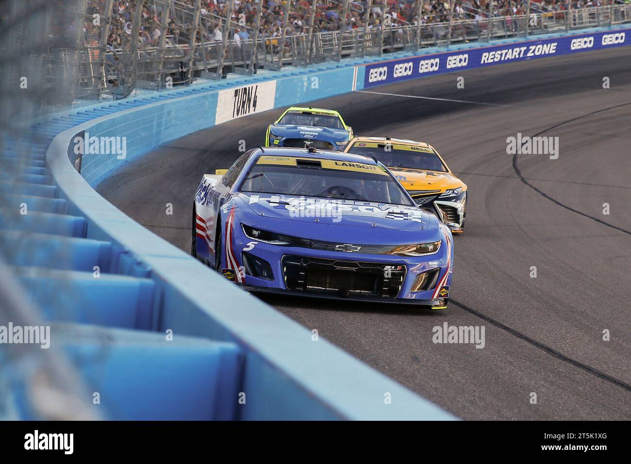 AVONDALE, AZ - NOVEMBER 05: Kyle Larson (#5 HendrickCars.com Chevrolet ...