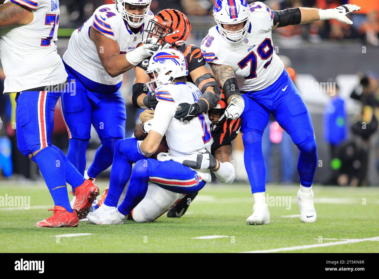 Cincinnati, Ohio, USA. 5th Nov, 2023. Buffalo Bills quarterback Josh