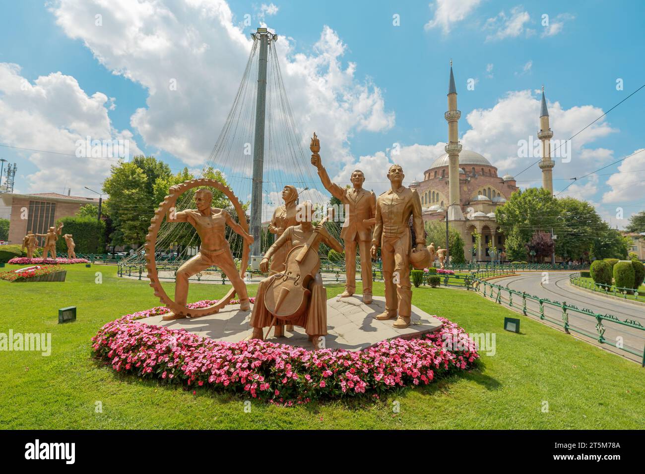 Eskisehir, Turkey - Aug 2, 2023: sculpture in Heykelli Park of Eskisehir historic district Odunpazari, in Turkey. Resadiye Mosque on background. Stock Photo