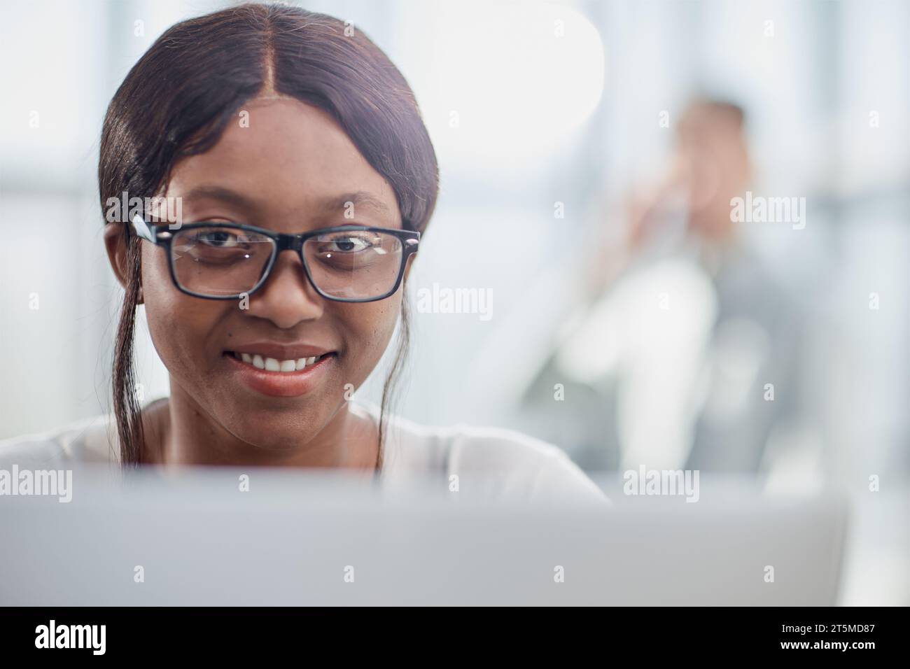 Young pretty african businesswoman hi-res stock photography and images ...
