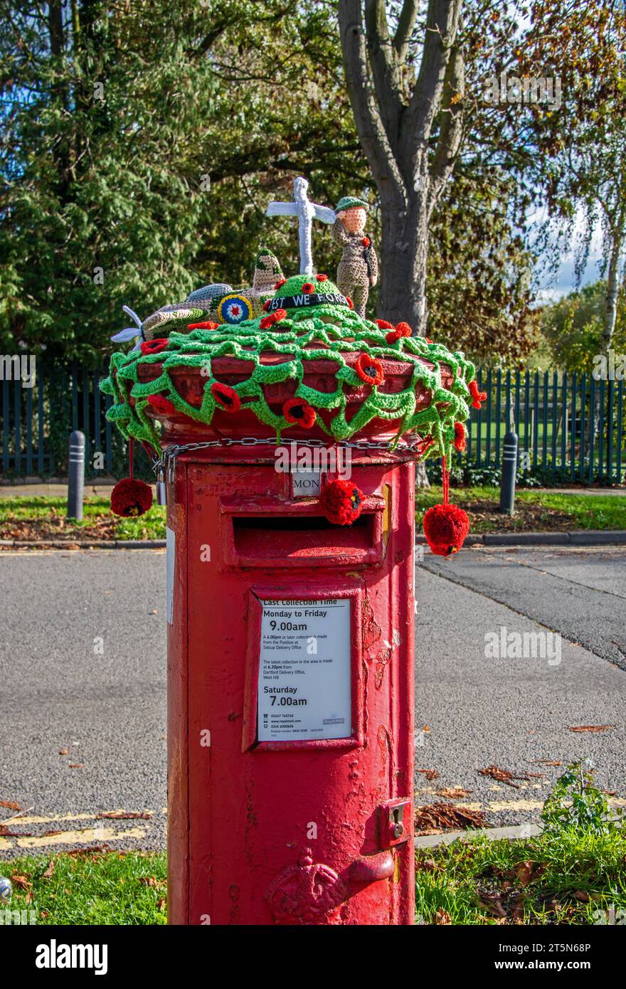 Remembrance Day Post Box topper Stock Photo Alamy