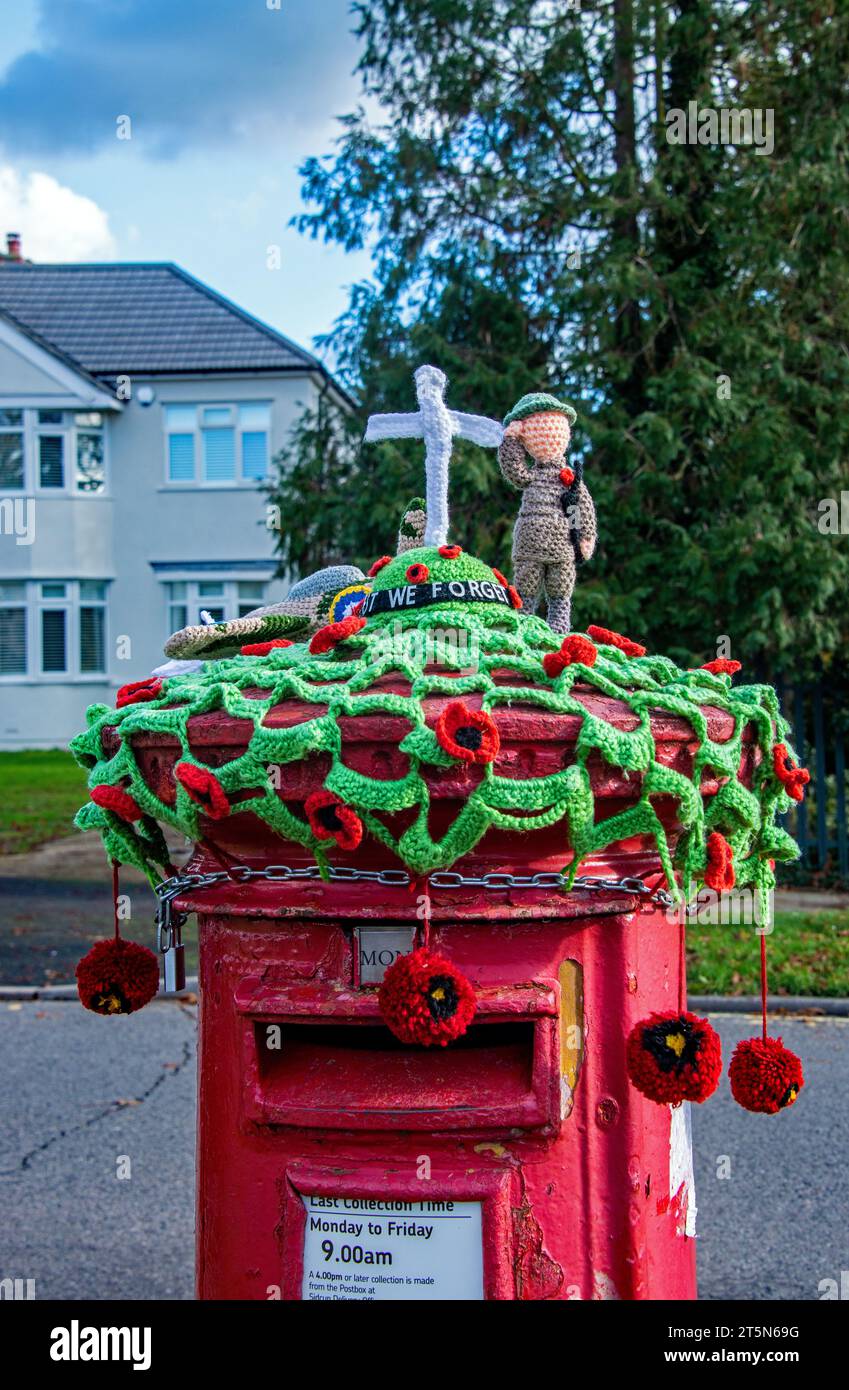 Remembrance Day Post Box topper Stock Photo Alamy