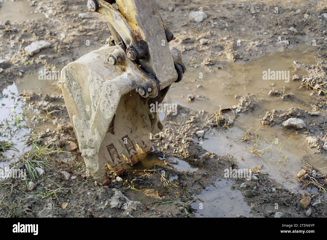 Excavator digging in ocean hi-res stock photography and images - Alamy