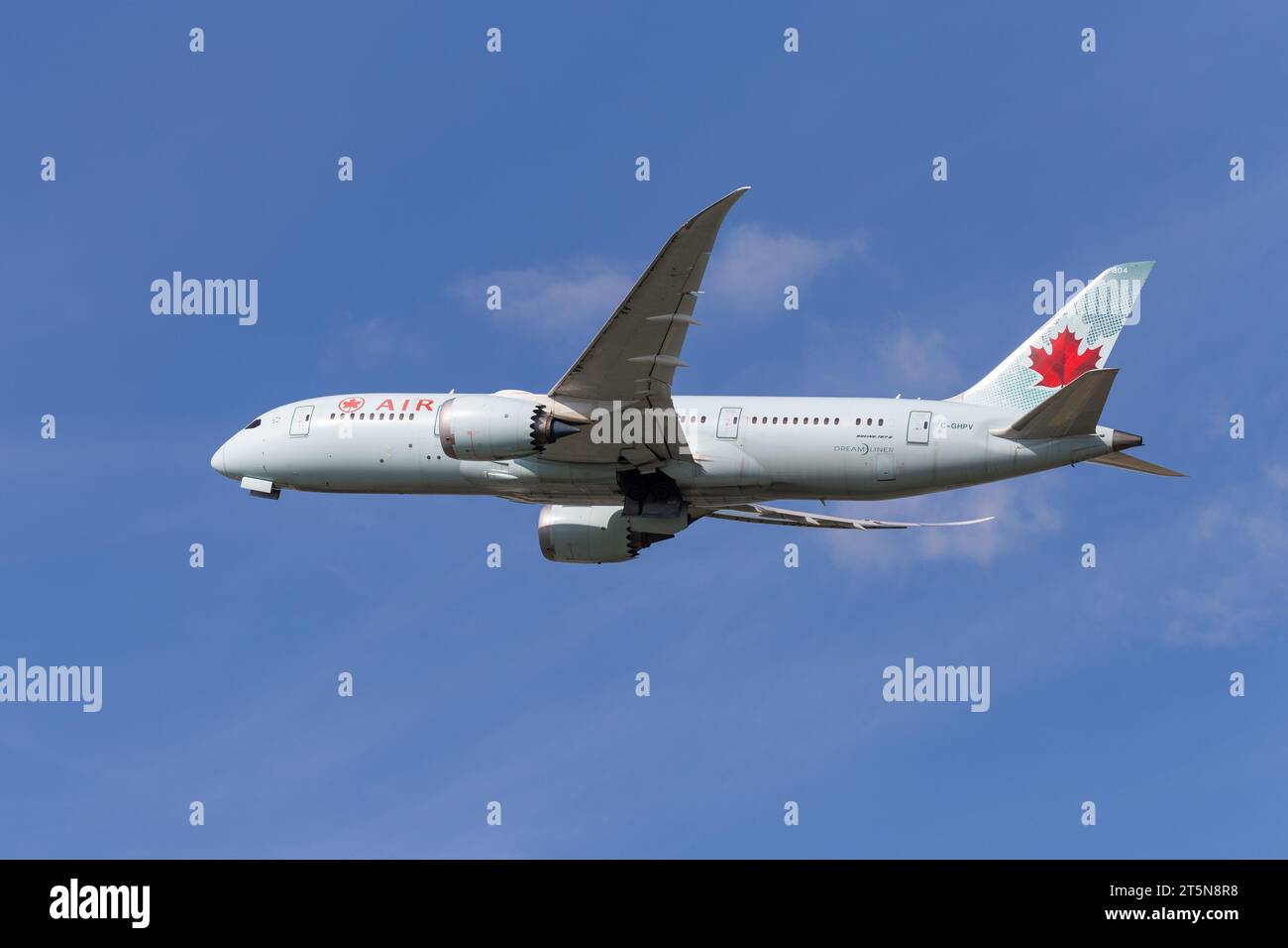 Air Canada Boeing 787-8 Dreamliner flying out of London Heathrow in ...