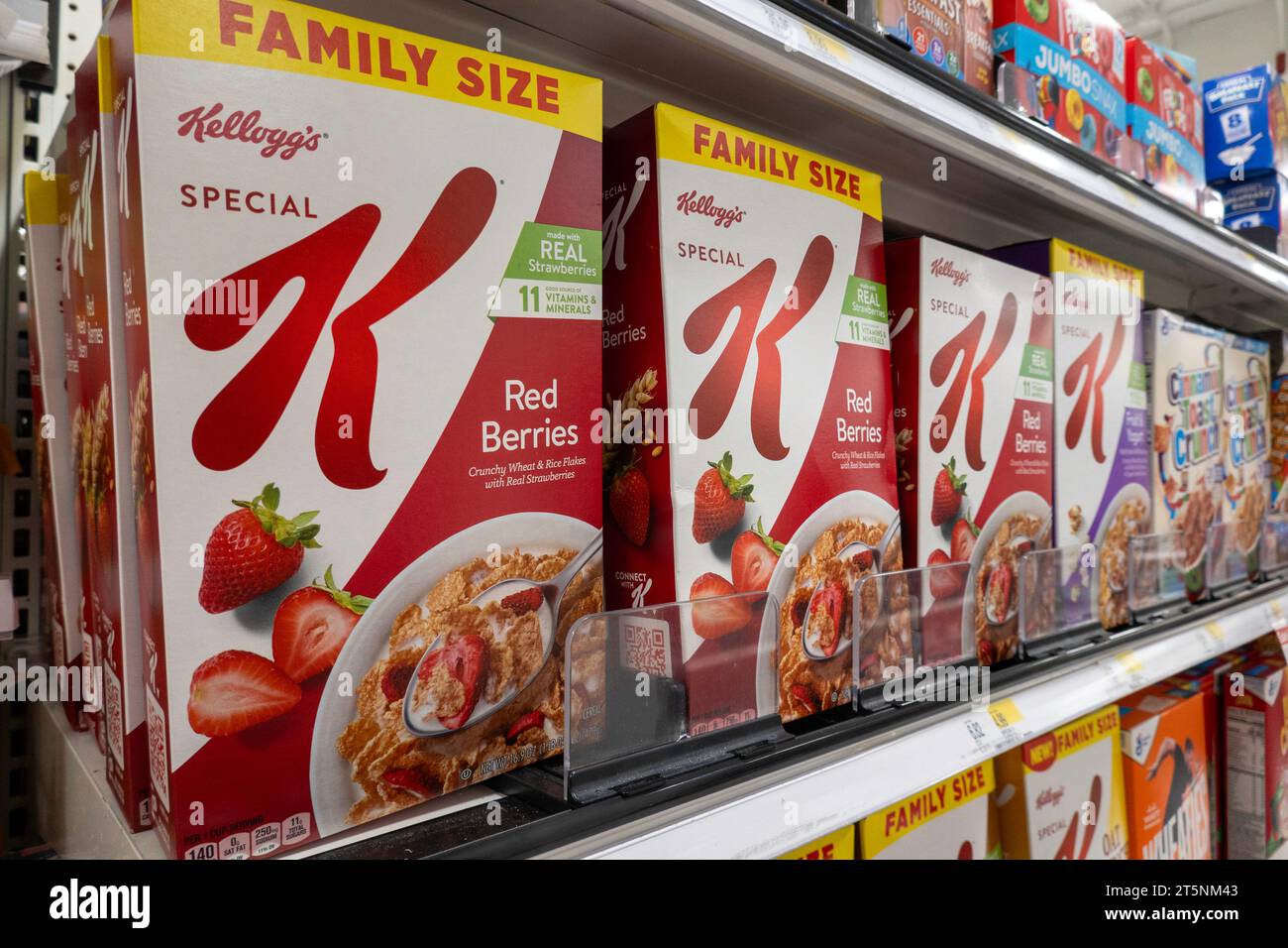 Cereal aisle, special k hi-res stock photography and images - Alamy