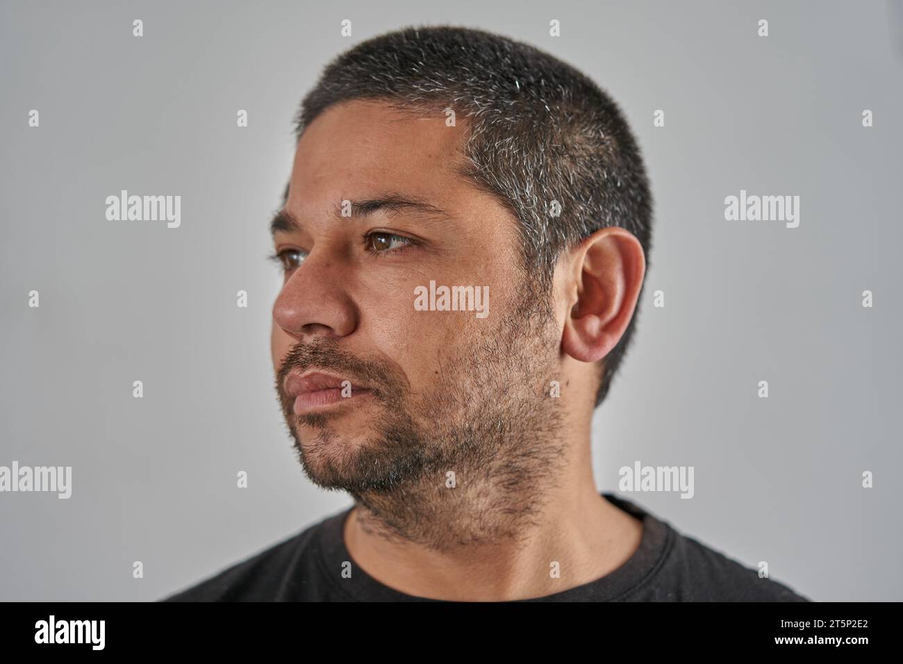 Man looking left hi-res stock photography and images - Alamy