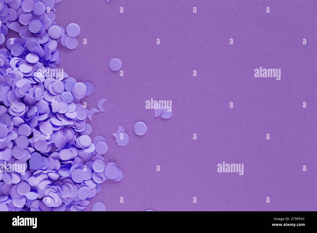 Elegant pastel purple paper hi-res stock photography and images - Alamy