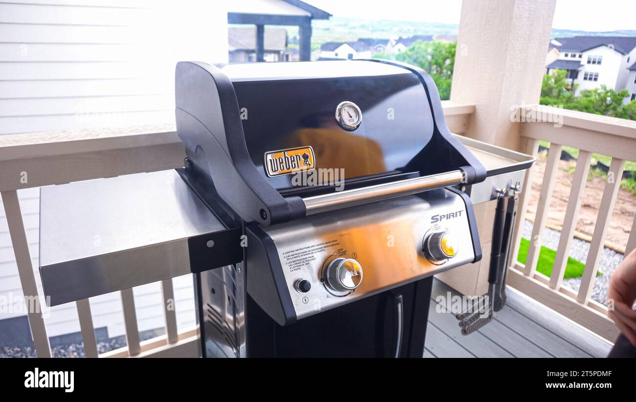 Two burner gas grill hi-res stock photography and images - Alamy