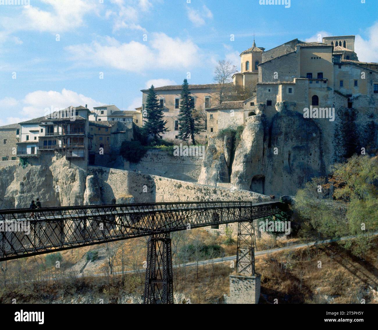 PUENTE DE SAN PABLO CONSTRUIDO EN 1902 SOBRE EL RIO HUECAR. Location