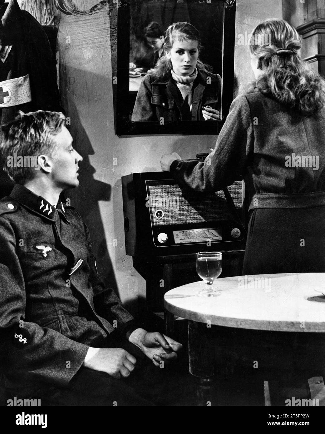 Oskar Werner, Hildegard Knef, on-set of the film, 'Decision before Dawn', 20th Century-Fox, 1951 Stock Photo