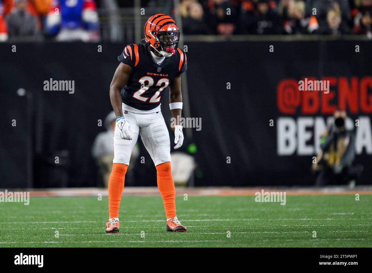 Cincinnati Bengals cornerback Chidobe Awuzie (22) lines up on defense ...