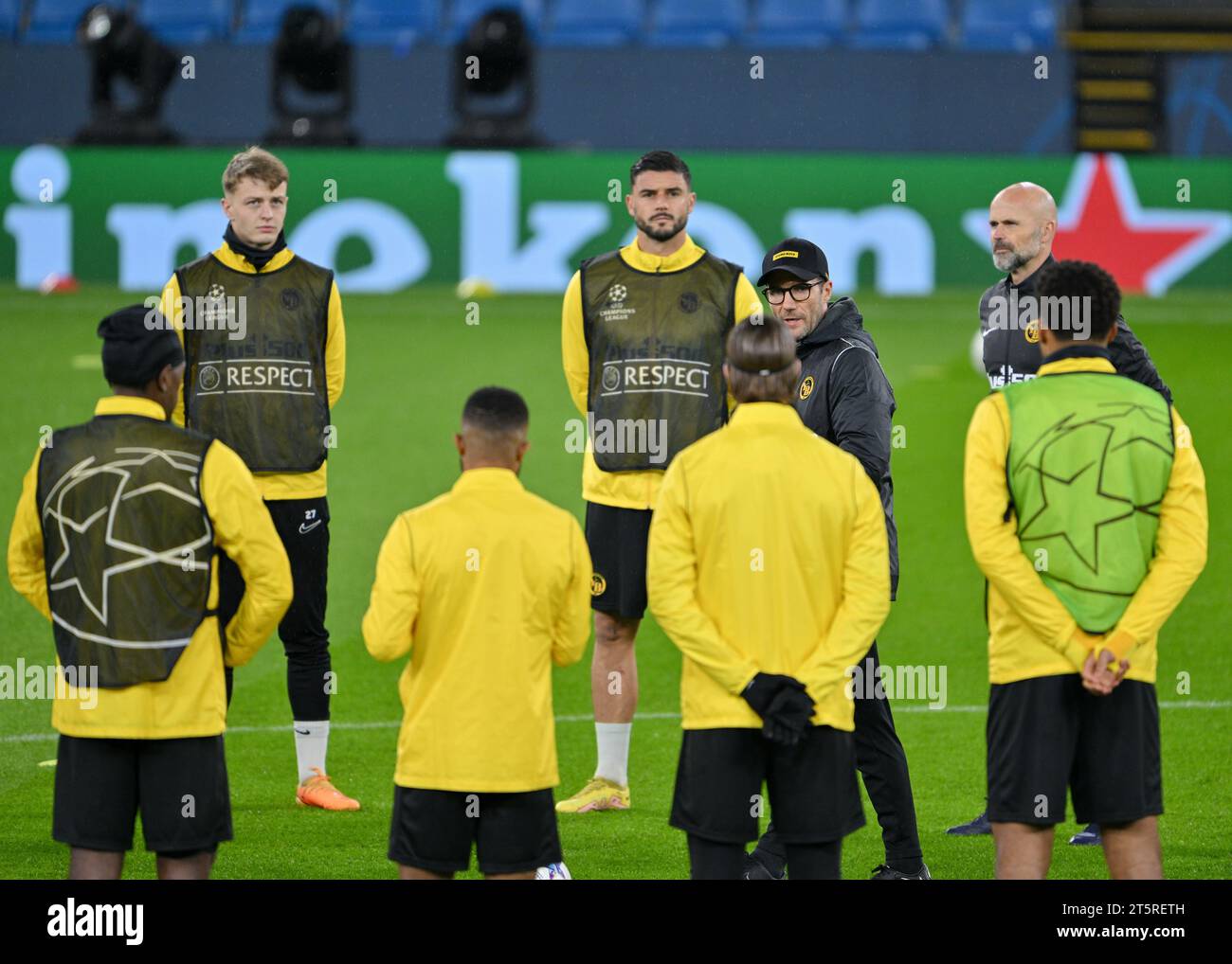 Manchester, England, 6th November 2023. Raphaël Wicky manager of BSC Young Boys speaks with the squad, during BSC Young Boys Open Training Session (Credit Image: ©Cody Froggatt/Alamy Live News Stock Photo