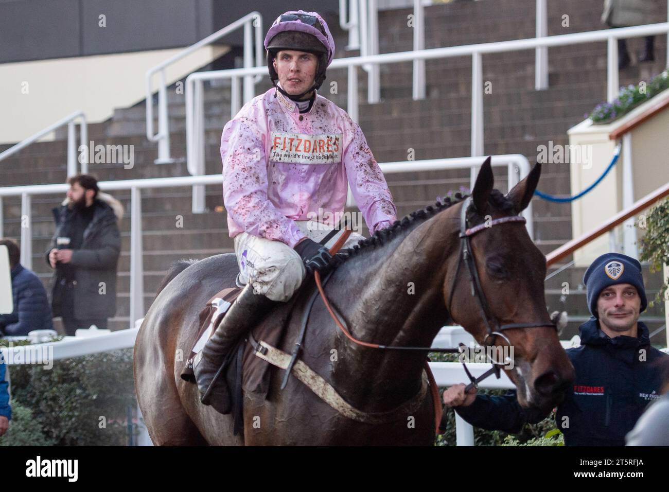 Ascot, Berkshire, UK. 6th November, 2023. Horse Monty Bodkin ridden by ...
