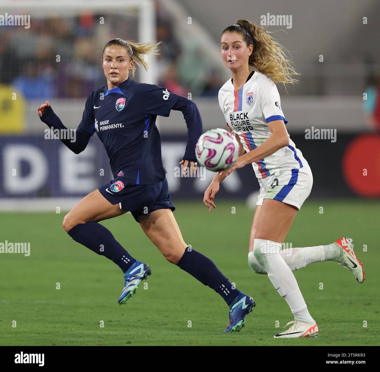 San Diego, California, USA. 5th Nov, 2023. San Diego Wave FC defender ...