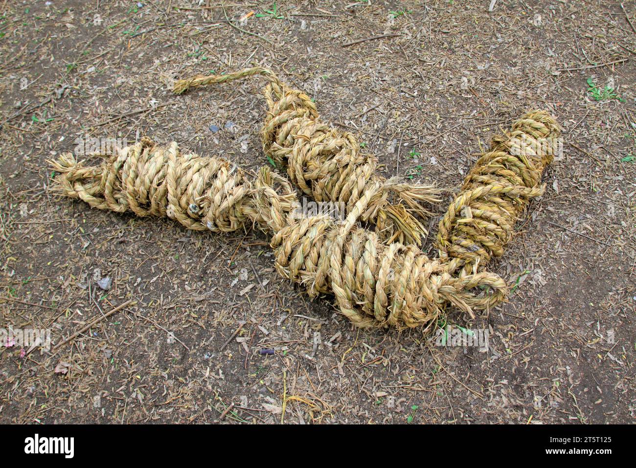 Rope on the ground hi-res stock photography and images - Alamy