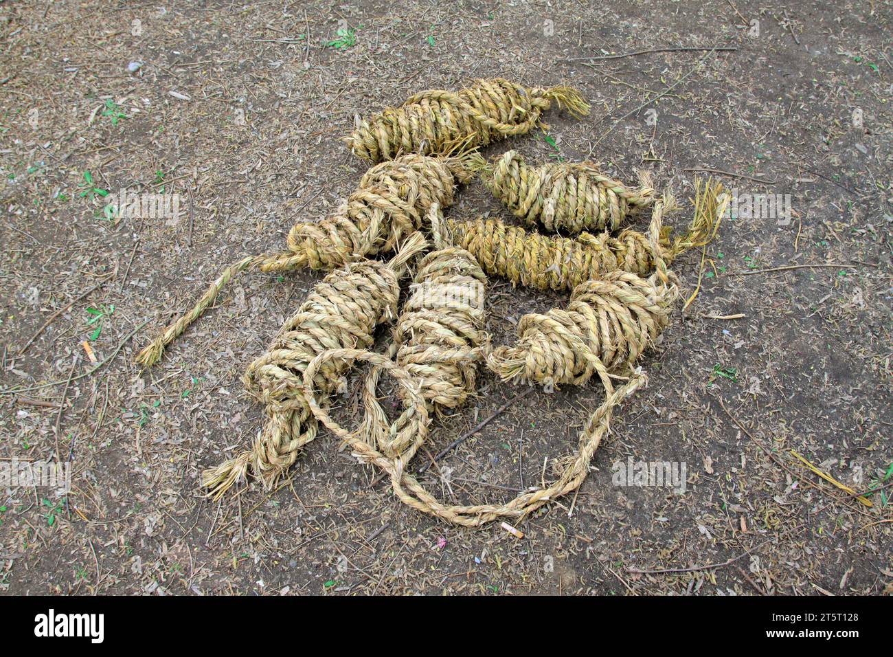 Rope on the ground hi-res stock photography and images - Alamy