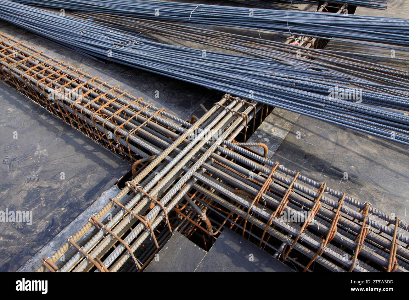 Mesh binding hi-res stock photography and images - Alamy