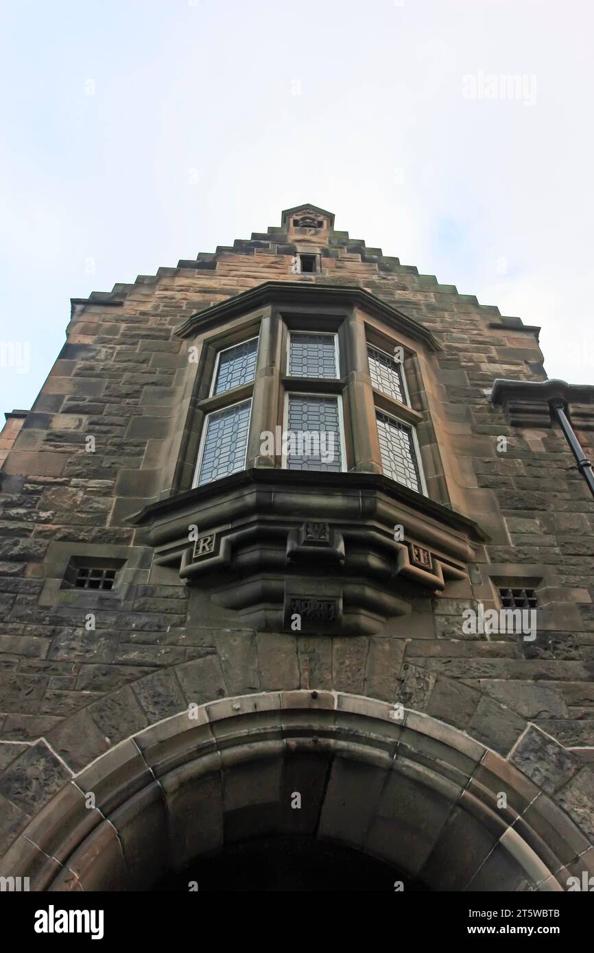 Edinburgh castle building scenery Stock Photo - Alamy