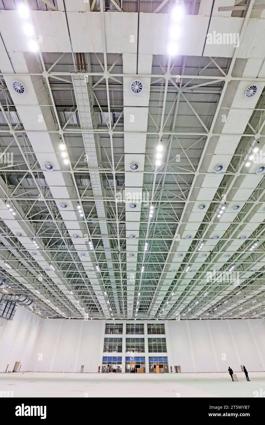 steel structure geometry construction in a hall Stock Photo - Alamy