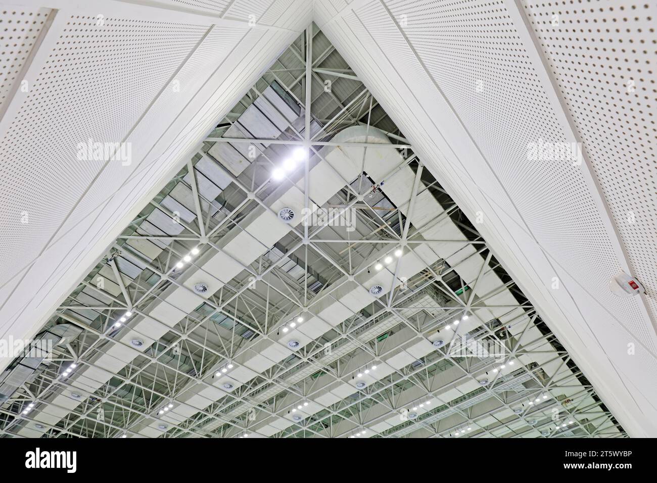 steel structure geometry construction in a hall Stock Photo - Alamy