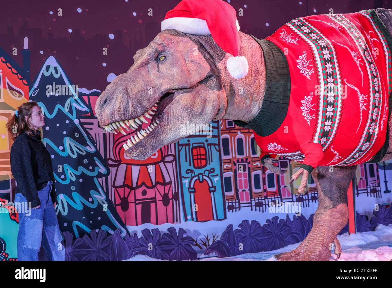 London, UK. 07th Nov, 2023. The National History Museum unveils its Christmas jumper 2023