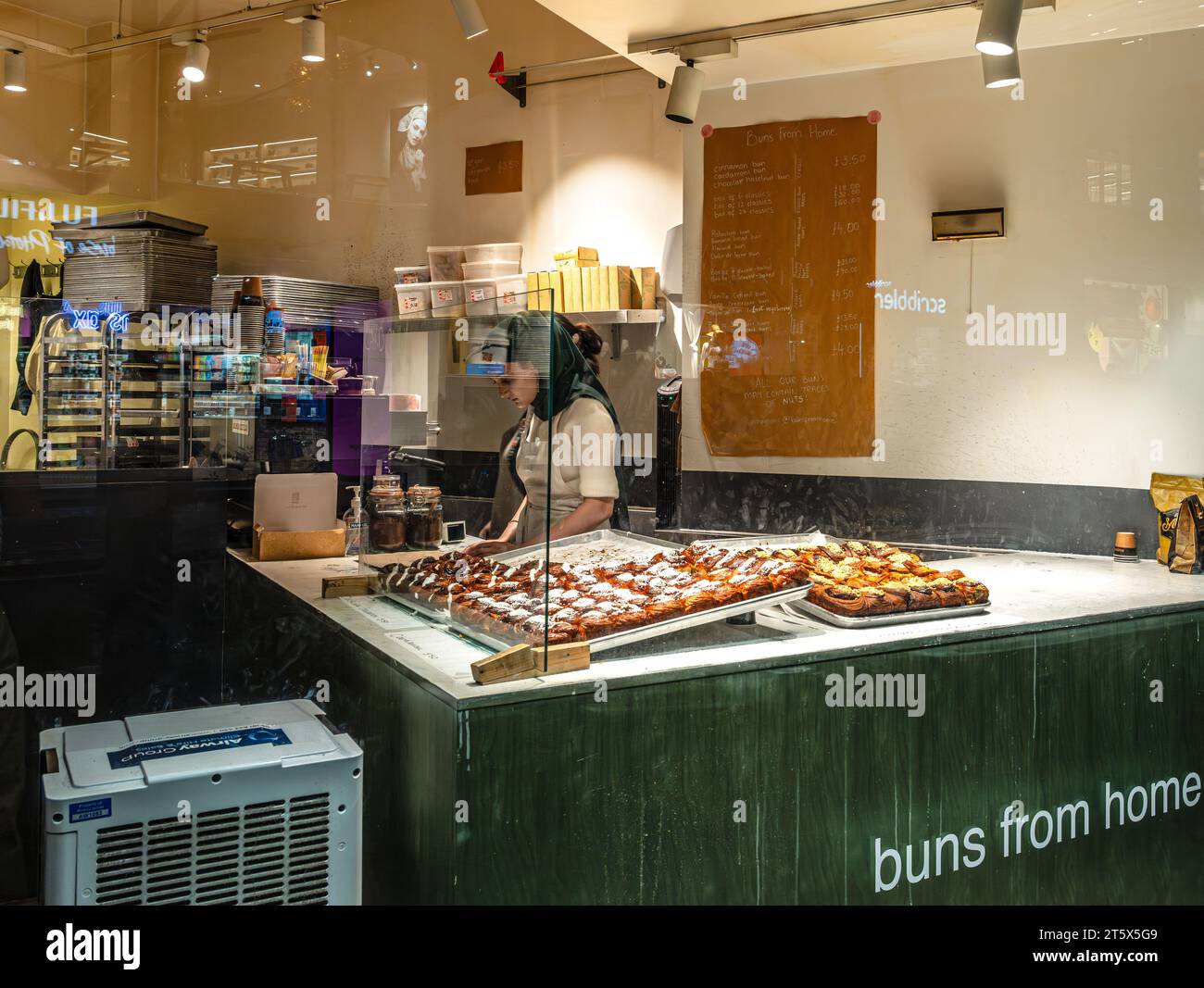 Working late, Buns From Home, Bakery, 140 Long Acre, London Stock Photo