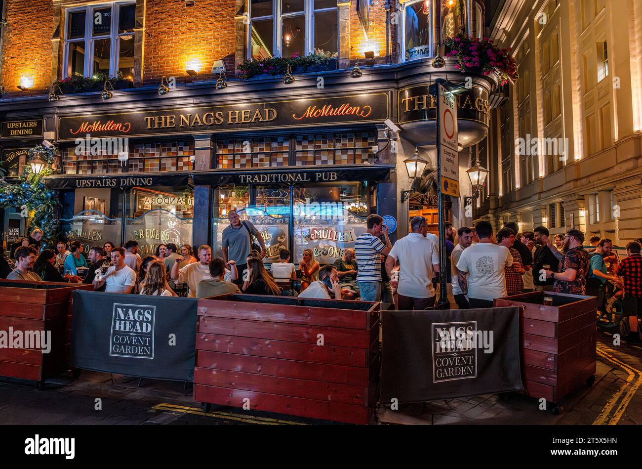 James Street, Covent Garden, The Nags Head Pub, A summer's evening, London Stock Photo