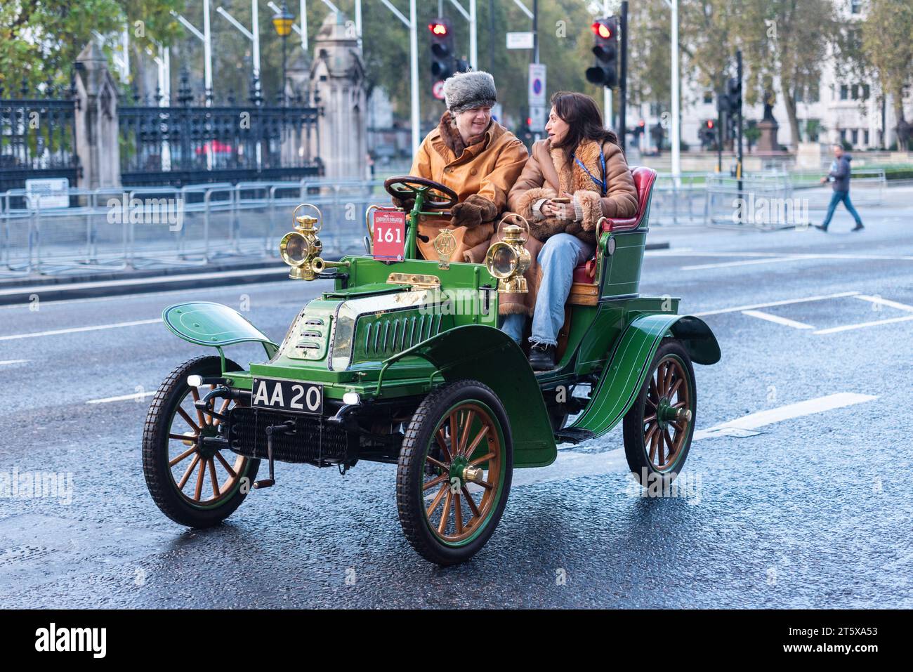 1903 De Dion Bouton car participating in the London to Brighton veteran car run, vintage motoring event passing through Westminster, London, UK Stock Photo