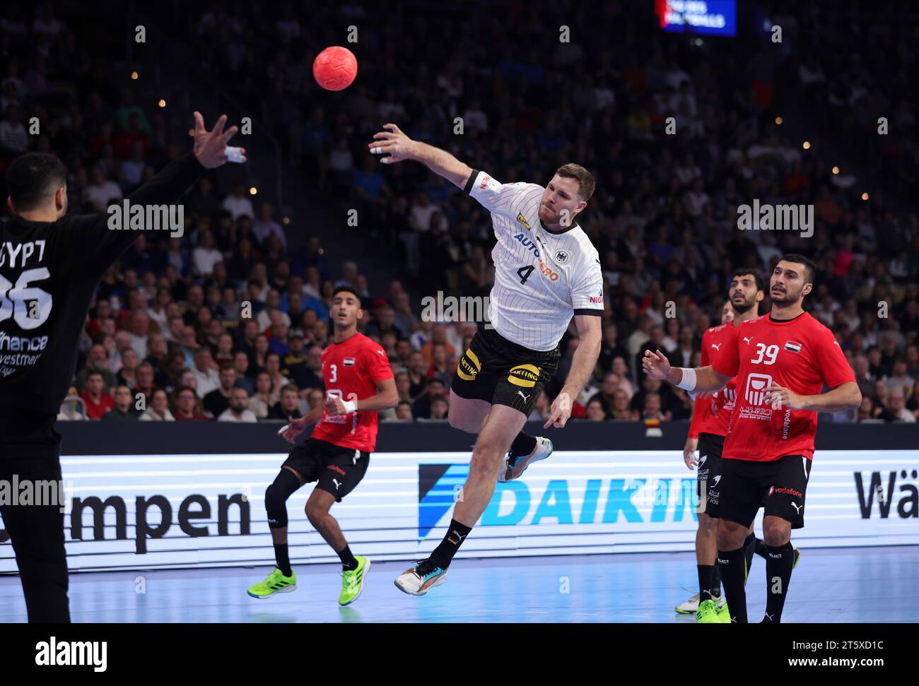 Johannes Golla of Germany  Handball LŠnderspiel in der Olympia Halle MŸnchen 5.11.2023 Deutschland -  €gypten  © diebilderwelt / Alamy Stock Stock Photo