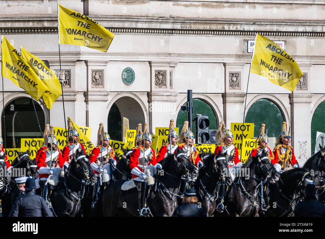 London, UK. 7th Nov, 2023. The sovereigns escort of Life Guards from ...