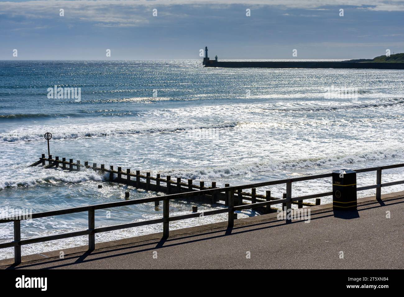 The North Pier and the South Breakwater lighthouses from the esplanade, Aberdeen, Scotland, UK Stock Photo