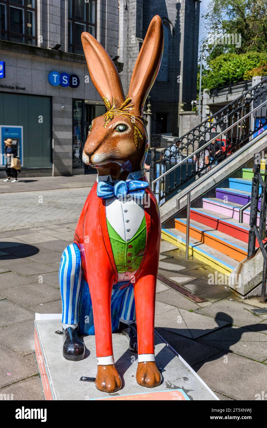 Vintage Mad March Hare, by Cat MacKenzie.  One of the exhibits on the Big Hop Trail, St Nicholas Street, Aberdeen, Scotland, UK Stock Photo