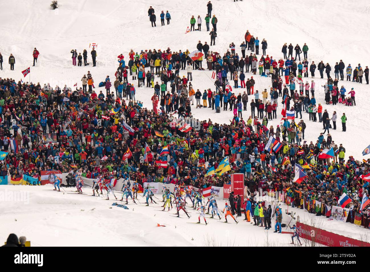 Biathlon allgemein Zuschauer an der Strecke IBU Biathlon Weltmeisterschaft 4 X 7,5 KM Staffel der Herren in Hochfilzen, Oesterreich am 18.02.2017 Stock Photo