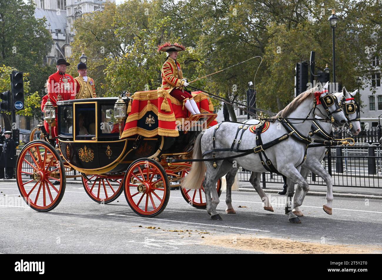 Whitehall, London, UK. 7th Nov, 2023. HRH King Charles III return after the State Opening of Parliament, where he will announce the government's legislative plans until the next election. Credit: See Li/Picture Capital/Alamy Live News Stock Photo