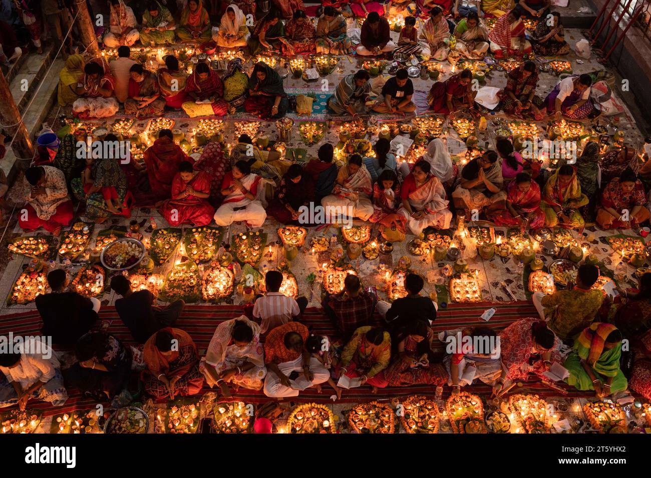 November 7, 2023, Dhaka, Bangladesh: Hindu devotees offer prayers at the Shri Shri Lokanath Brahmachari temple during the Hindu religious fasting festival of 'Rakher Upobash' or 'Kartik Brati' at Swamibag in Dhaka, Bangladesh on November 07, 2023. (Credit Image: © Md. Rakibul Hasan/ZUMA Press Wire) EDITORIAL USAGE ONLY! Not for Commercial USAGE! Stock Photo