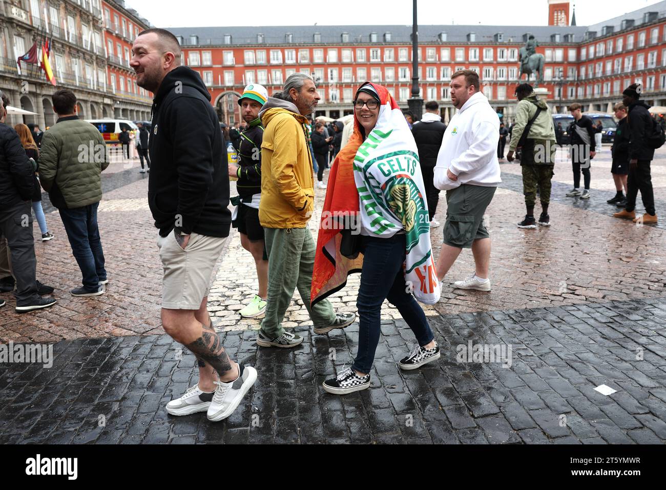 Celtic fans in the Plaza Major ahead of the UEFA Champions League Group E match at the Estadio Metropolitano, Madrid. Picture date: Tuesday November 7, 2023. Stock Photo