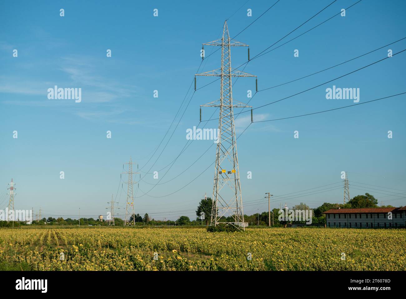 electricity pylon: energy crisis and energy cost, two increasingly important voices in the economic and political debate of the world. Stock Photo
