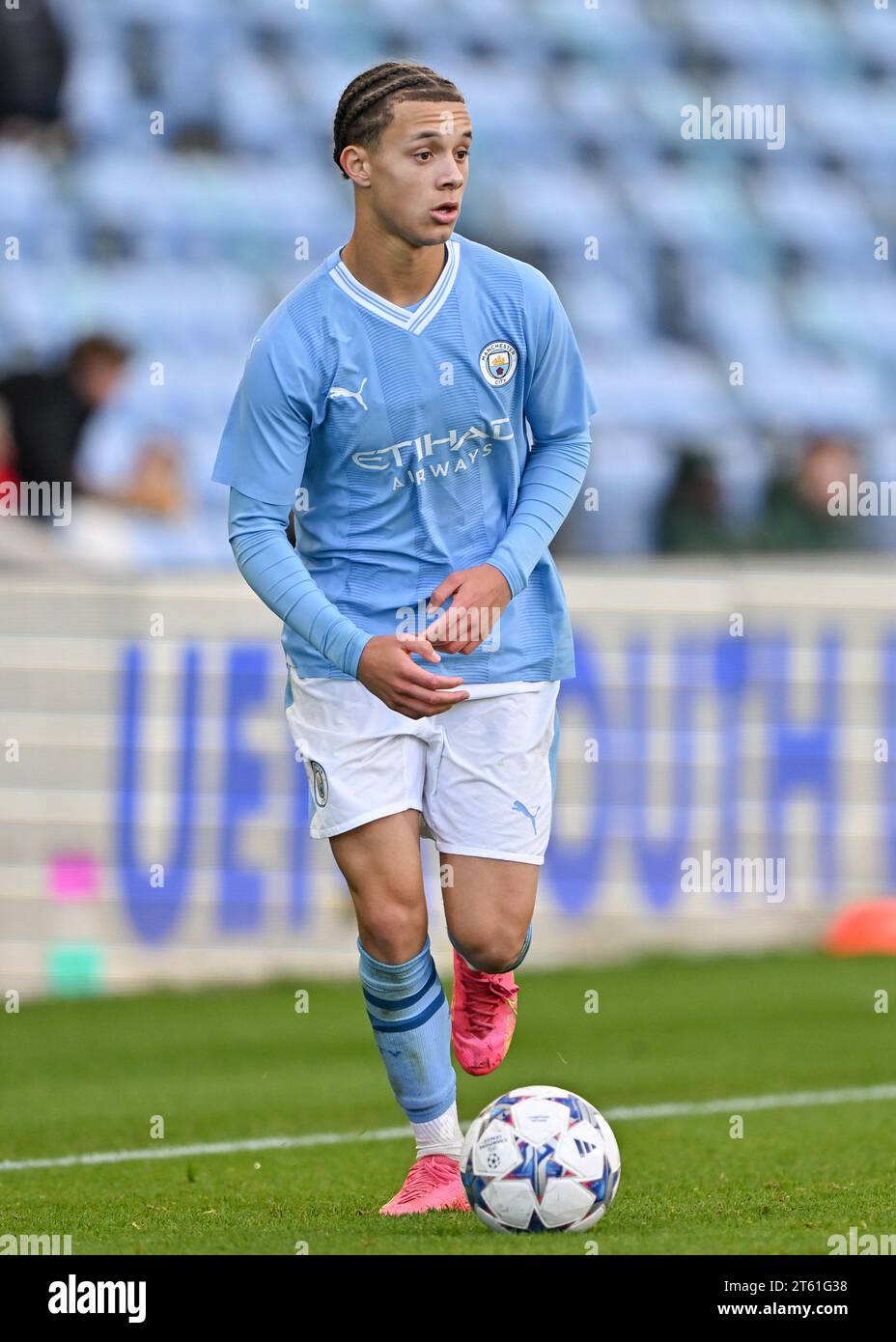 Manchester, UK. 7th November, 2023. Matty Henderson-Hall of Manchester City on the ball, during the UEFA Youth League, Match Day Four Group G match at the Academy Stadium/ Joie Stadium, Manchester, England. (Credit Image: ©Cody Froggatt/Alamy Live News) Stock Photo