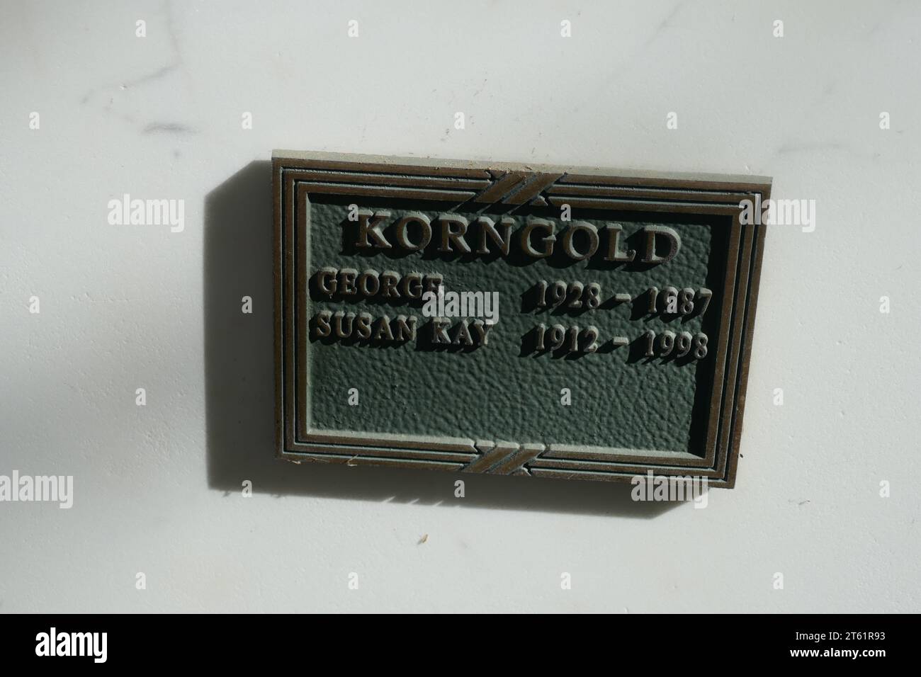 Los Angeles, California, USA 6th November 2023 Music Producer George Korngold Grave in Courts of Remembrance at Forest Lawn Memorial Park Hollywood Hills on November 6, 2023 in Los Angeles, California, USA. Photo by Barry King/Alamy Stock Photo Stock Photo