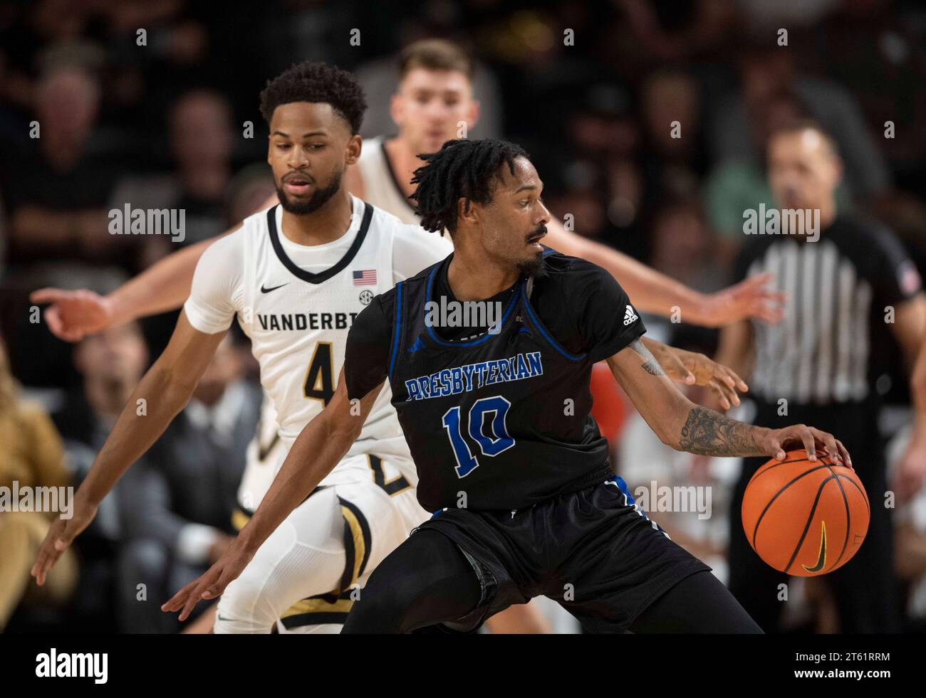 Nashville, Tennessee, USA. 7th Nov, 2023. Presbyterian Blue Hose guard ...