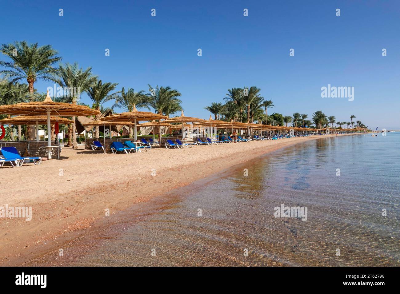 Sandstrand, Lagune, Südstrand, Dahab, Sinai, Ägypten *** Sandy beach, lagoon, south beach, Dahab, Sinai, Egypt Credit: Imago/Alamy Live News Stock Photo