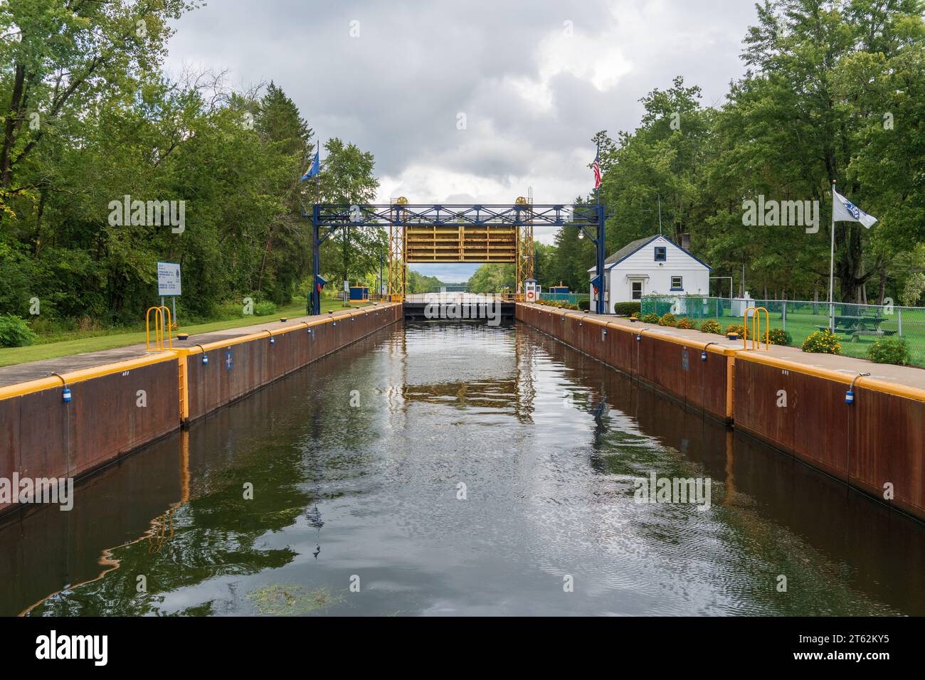 Oswego Canal Lock Hi-res Stock Photography And Images - Alamy