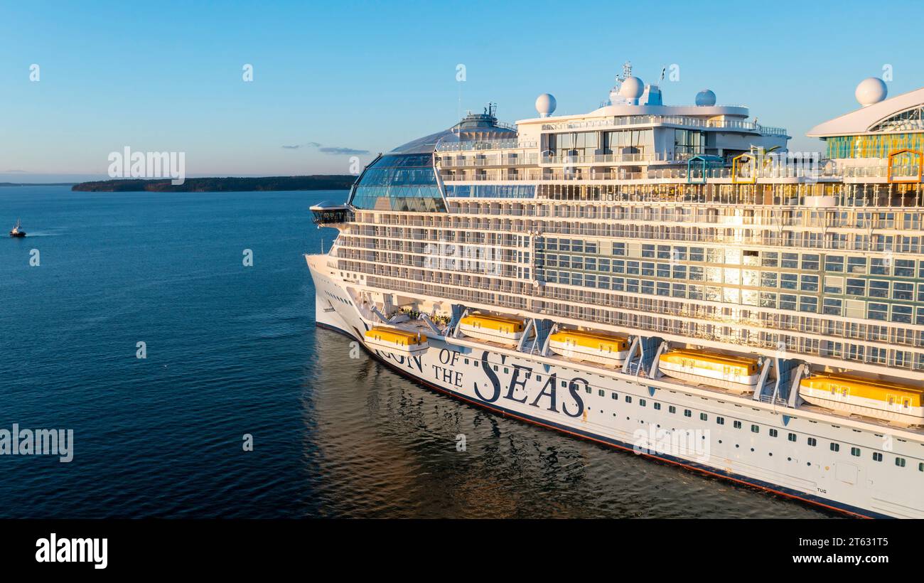 World's largest cruise ship ICON OF THE SEAS during second sea trials in Finnish archipelago. Aerial side view Stock Photo