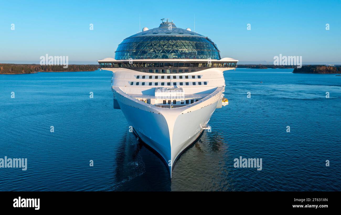 World's largest cruise ship ICON OF THE SEAS during second sea trials ...