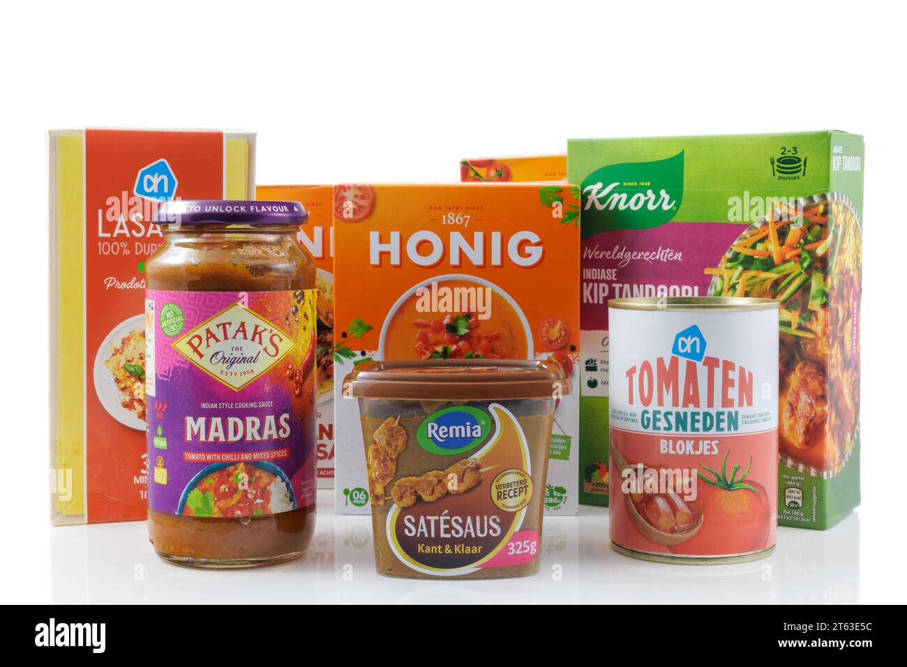 Dieren, The Netherlands - October 27, 2023:  Dutch meal mixes and ready made sauces of the brands Knorr, Honig, Patak, Remia and AH in Dieren Stock Photo