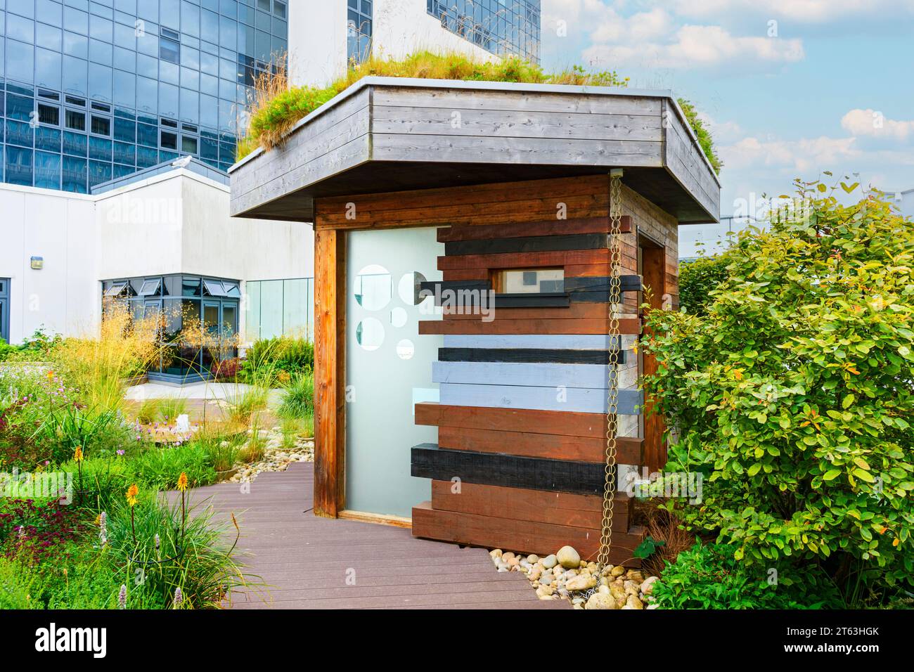 The Pavilion shelter on the Roof Garden at Aberdeen Royal Infirmary, Scotland, UK.  Design:  Nigel Dunnett.  Opened by Queen Elizabeth II, 2017 Stock Photo