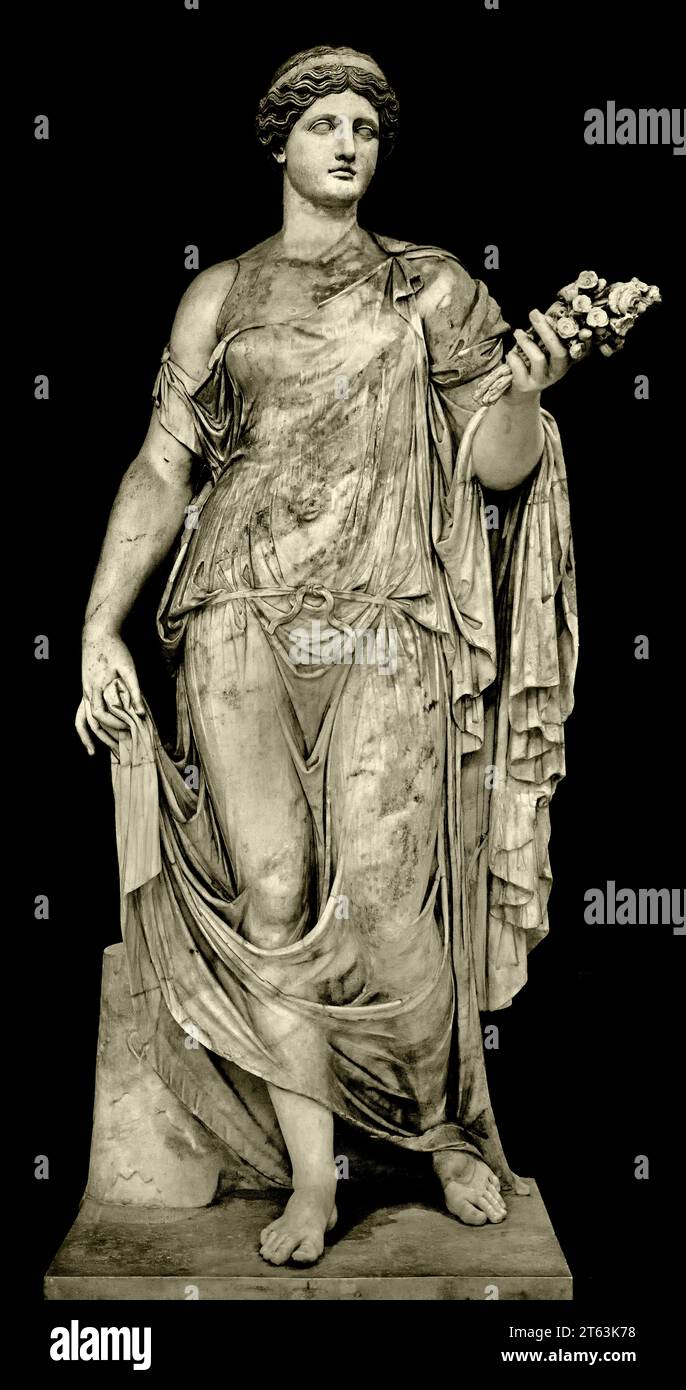 Statua femminile colossale, la 'Flora Farnese' Colossal female statue, the 'Flora Farnese'   (1st century AD)                                                        National Archaeological Museum of Naples Italy. Stock Photo