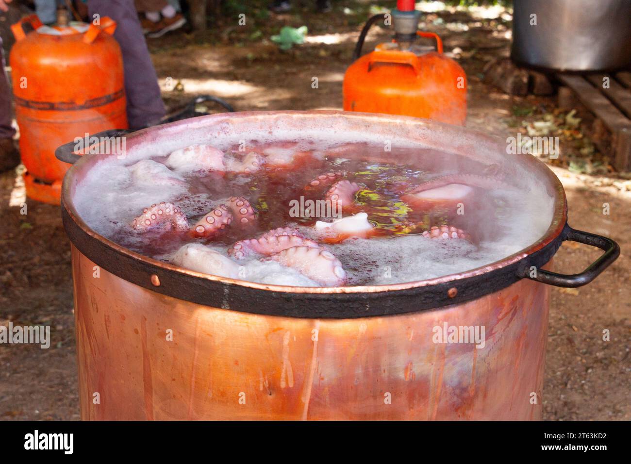 Large steam cylinder hires stock photography and images Alamy